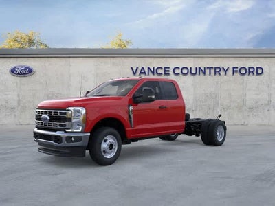 2025 Ford Super Duty F-350 DRW Chassis Cab XL