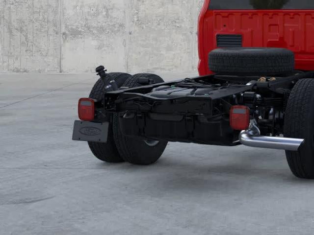 2025 Ford Super Duty F-350 DRW Chassis Cab XL