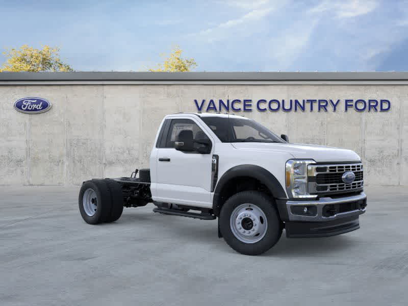 2025 Ford Super Duty F-550 DRW F-550® XL