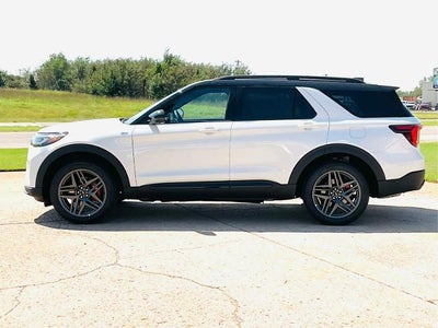 2025 Ford Explorer ST-Line
