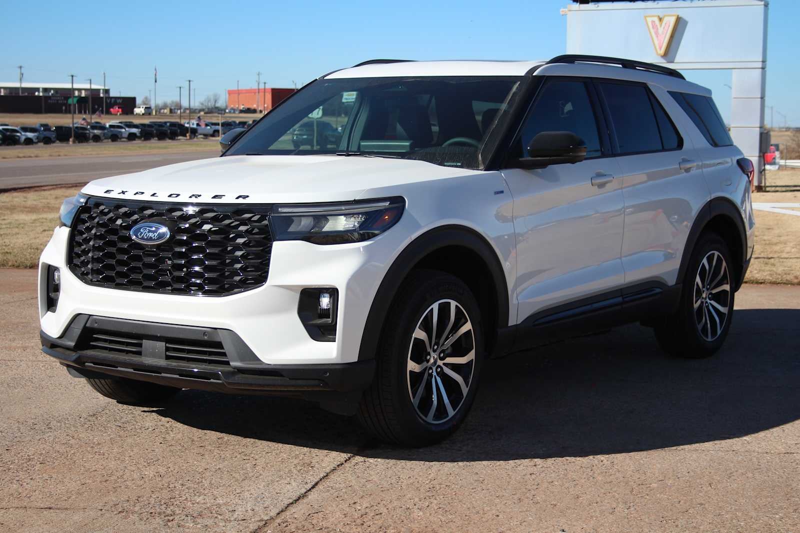 2026 Ford Explorer ST-Line