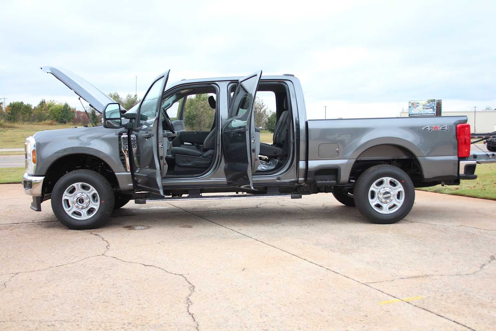 2026 Ford Super Duty F-250 SRW XLT