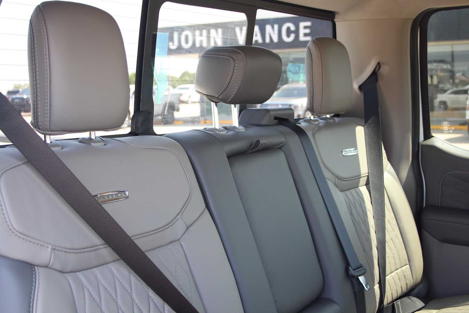 2026 Ford Super Duty F-350 DRW Pickup Platinum