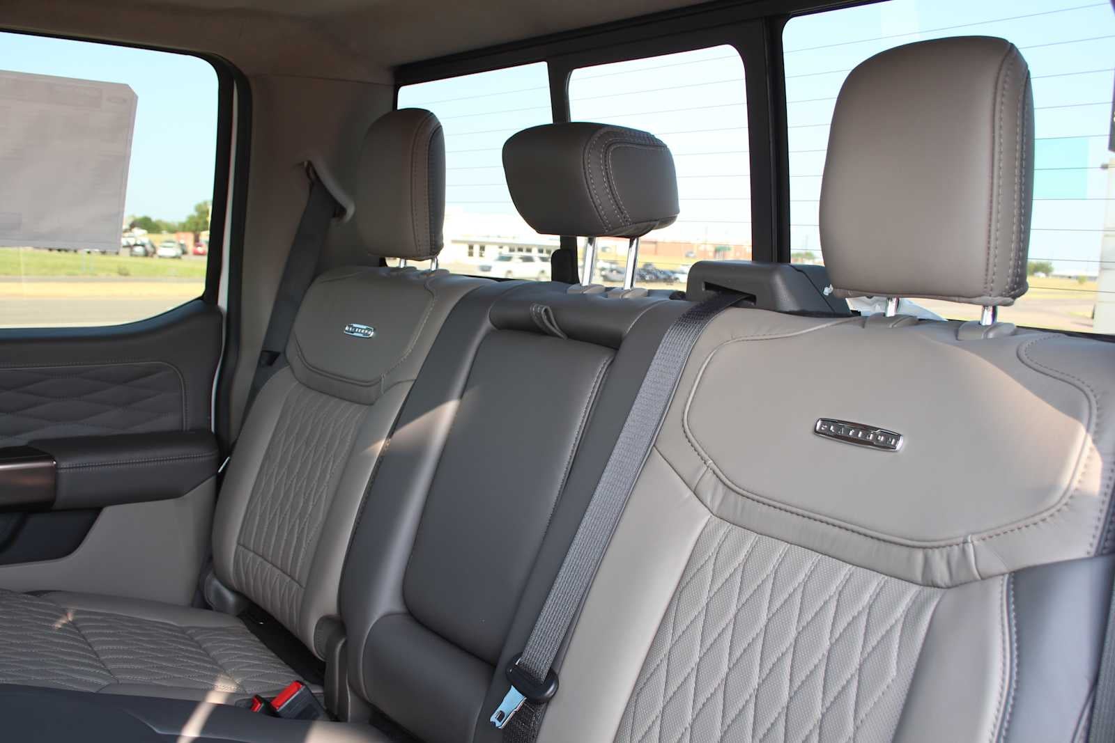 2026 Ford Super Duty F-350 DRW Pickup Platinum