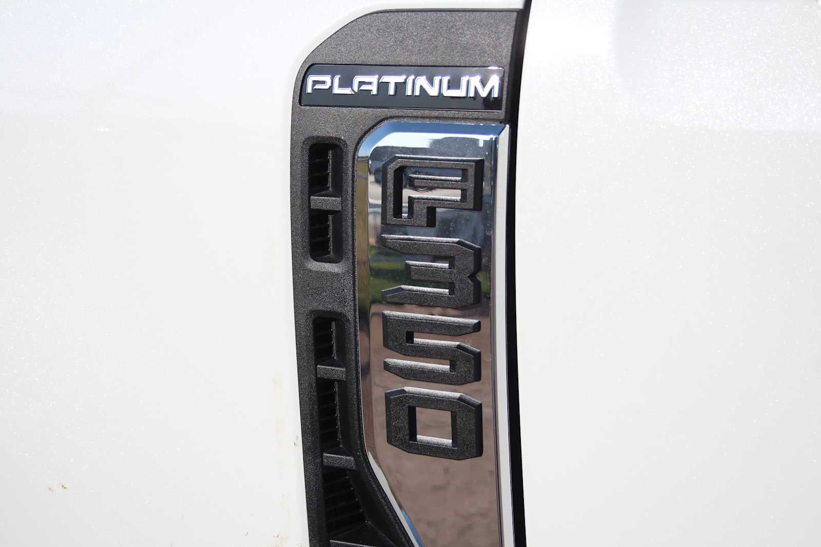 2026 Ford Super Duty F-350 DRW Pickup Platinum