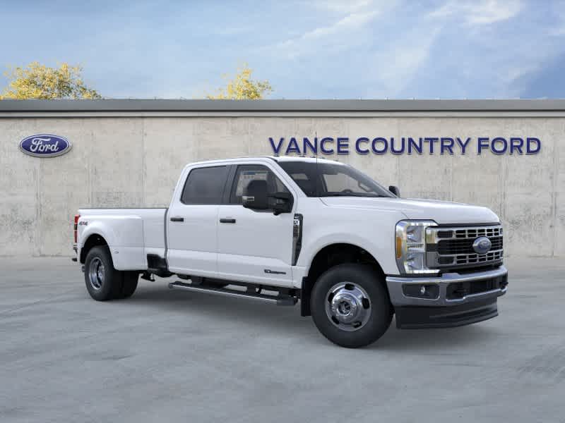 2026 Ford Super Duty F-350 DRW Pickup XLT