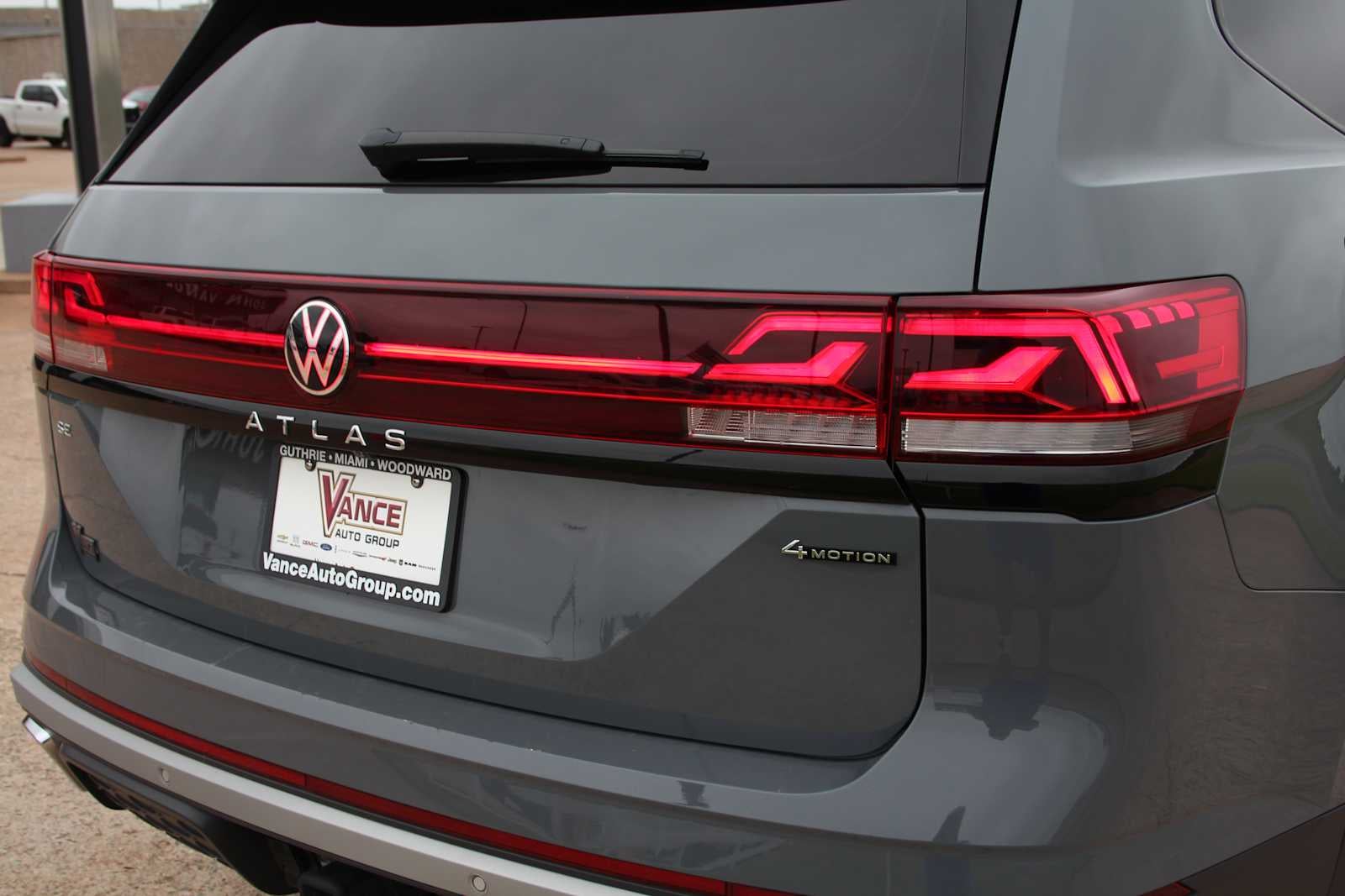 2024 Volkswagen Atlas 2.0T Peak Edition SE w/Technology