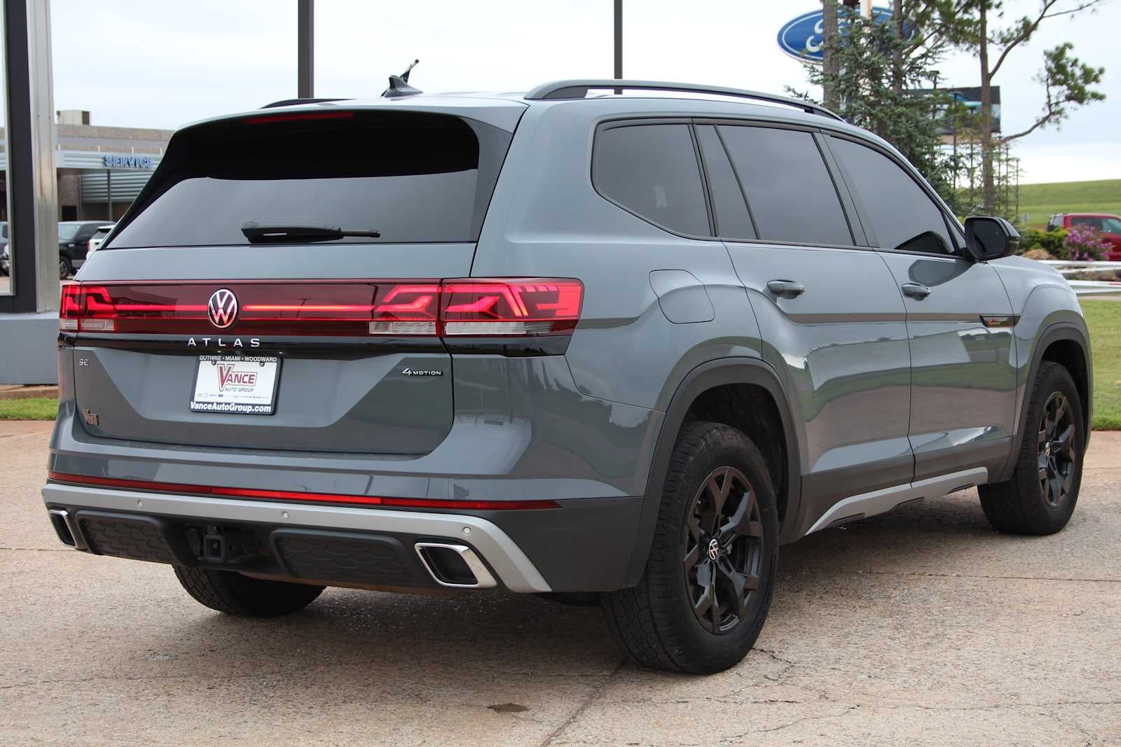 2024 Volkswagen Atlas 2.0T Peak Edition SE w/Technology