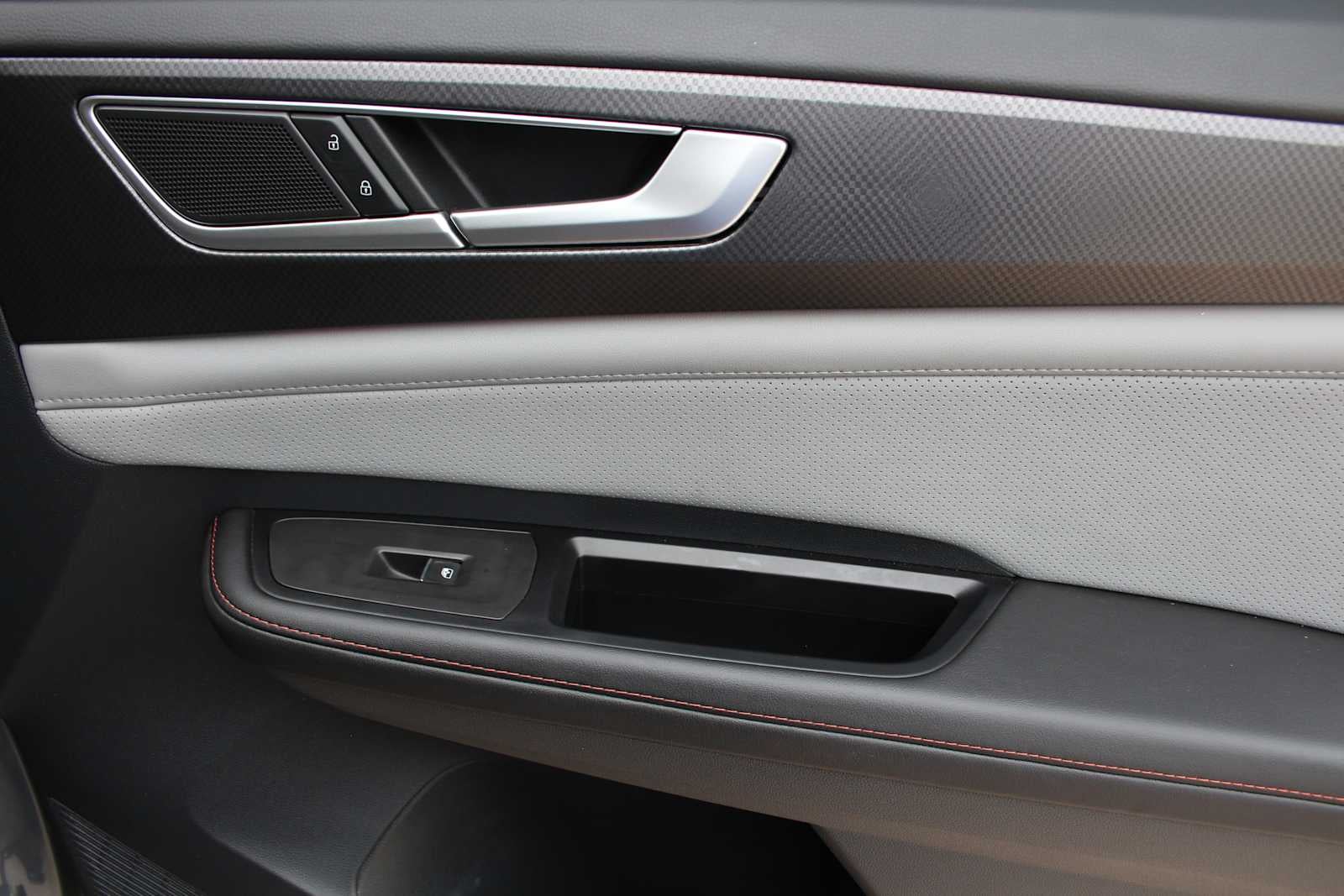 2024 Volkswagen Atlas 2.0T Peak Edition SE w/Technology