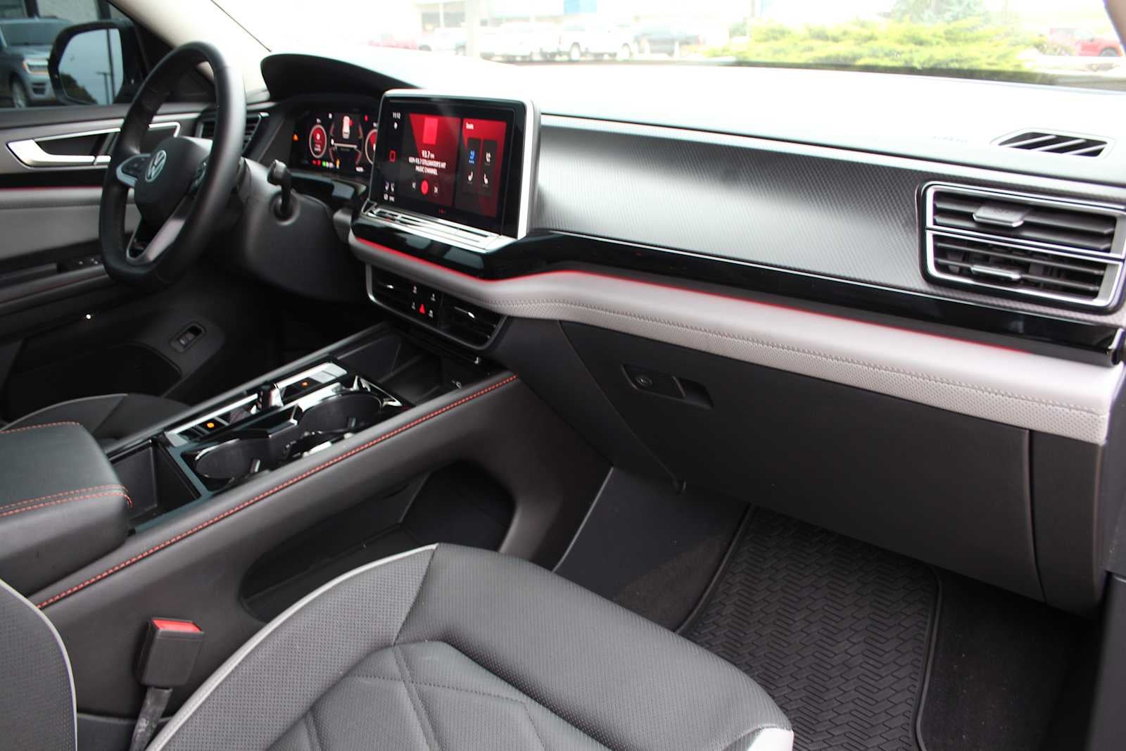 2024 Volkswagen Atlas 2.0T Peak Edition SE w/Technology