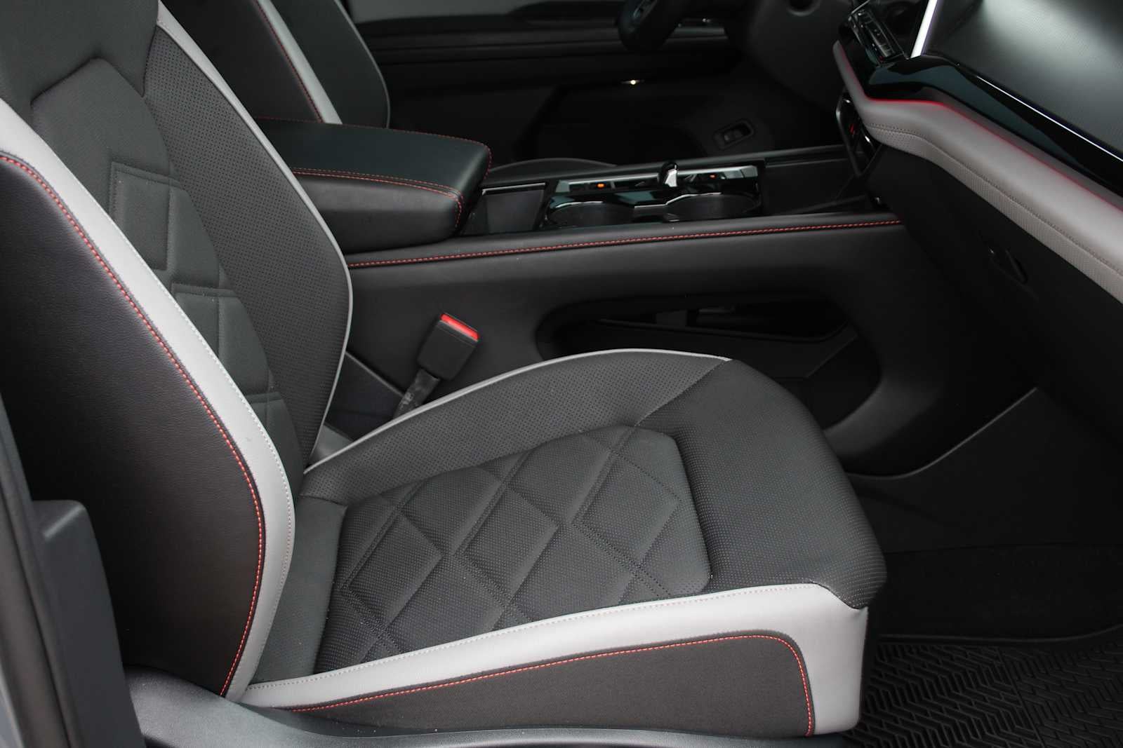 2024 Volkswagen Atlas 2.0T Peak Edition SE w/Technology